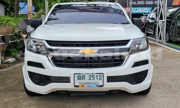 Buy Used Chevlolet Spin White Car in Bangkok in Bangkok Buy Used Chevlolet Spin White Car in Bangkok in Bangkok