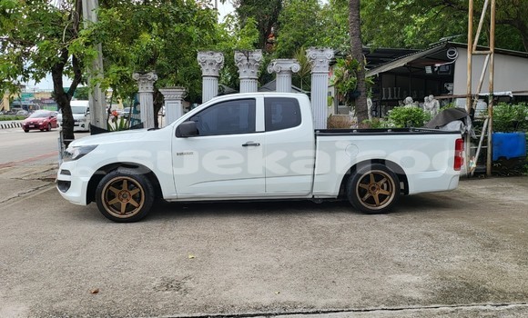 Buy Used Chevlolet Spin White Car in Bangkok in Bangkok Buy Used Chevlolet Spin White Car in Bangkok in Bangkok