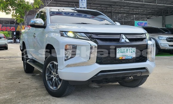 Buy Used Mitsubishi Triton White Car in Bangkok in Bangkok Buy Used Mitsubishi Triton White Car in Bangkok in Bangkok