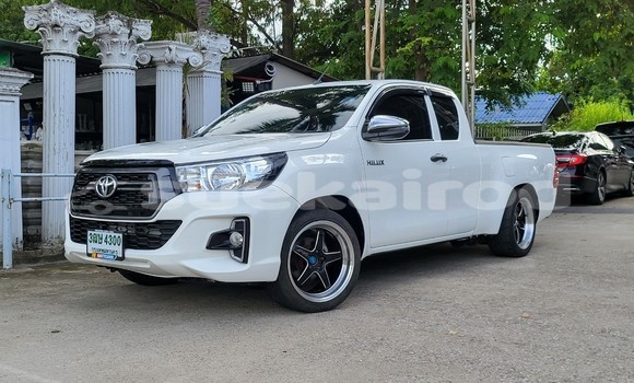 Buy Used Toyota Hiluxe Revo White Car in Bangkok in Bangkok Buy Used Toyota Hiluxe Revo White Car in Bangkok in Bangkok