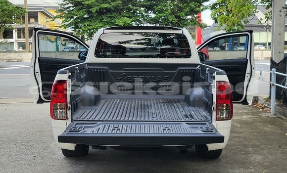 Buy Used Toyota Hiluxe Revo White Car in Bangkok in Bangkok Buy Used Toyota Hiluxe Revo White Car in Bangkok in Bangkok