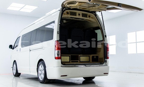 Buy Used Toyota Commuter White Car in Bangkok in Bangkok Buy Used Toyota Commuter White Car in Bangkok in Bangkok