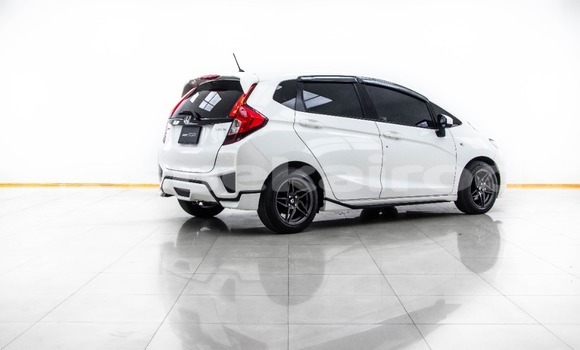 ซื้อ รถมือสอง Honda Jazz ขาว รถยนต์ ใน %{เมือง} ใน กรุงเทพมหานคร ซื้อ รถมือสอง Honda Jazz ขาว รถยนต์ ใน %{เมือง} ใน กรุงเทพมหานคร
