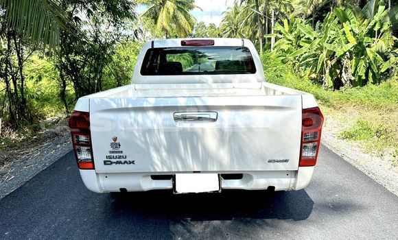 Buy Used Toyota Hilux White Car in Bangkok in Bangkok