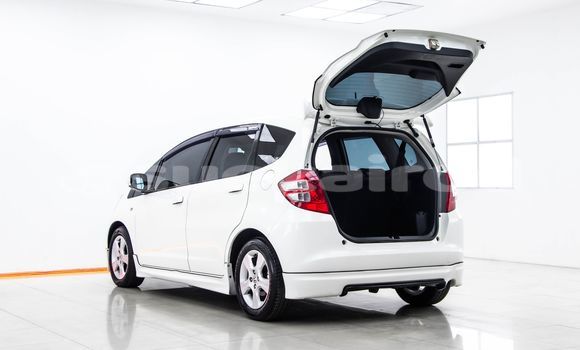 Buy Used Honda Jazz White Car in Bangkok in Bangkok Buy Used Honda Jazz White Car in Bangkok in Bangkok