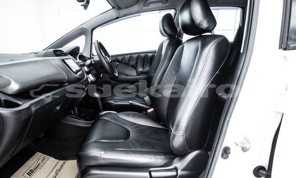 Buy Used Honda Jazz White Car in Bangkok in Bangkok Buy Used Honda Jazz White Car in Bangkok in Bangkok