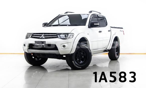 Buy Used Mitsubishi Triton White Car in Bangkok in Bangkok Buy Used Mitsubishi Triton White Car in Bangkok in Bangkok