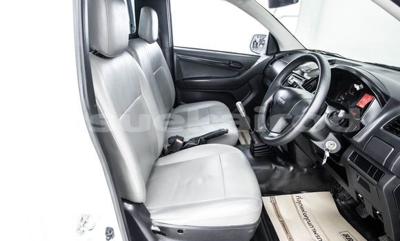 Buy Used Isuzu D-Max White Car in Bangkok in Bangkok Buy Used Isuzu D-Max White Car in Bangkok in Bangkok