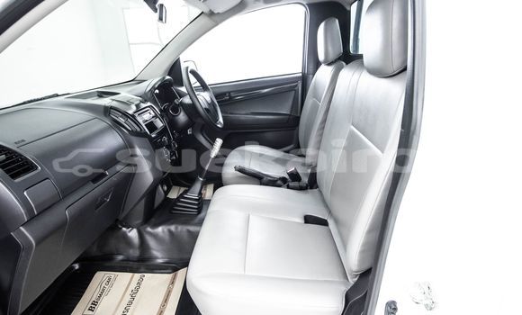 Buy Used Isuzu D-Max White Car in Bangkok in Bangkok Buy Used Isuzu D-Max White Car in Bangkok in Bangkok