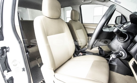 Buy Used Isuzu D-Max White Car in Bangkok in Bangkok Buy Used Isuzu D-Max White Car in Bangkok in Bangkok