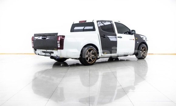 Buy Used Isuzu D-Max White Car in Bangkok in Bangkok Buy Used Isuzu D-Max White Car in Bangkok in Bangkok
