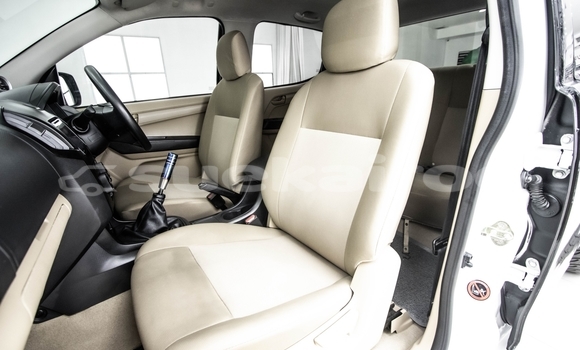 Buy Used Isuzu D-Max White Car in Bangkok in Bangkok Buy Used Isuzu D-Max White Car in Bangkok in Bangkok