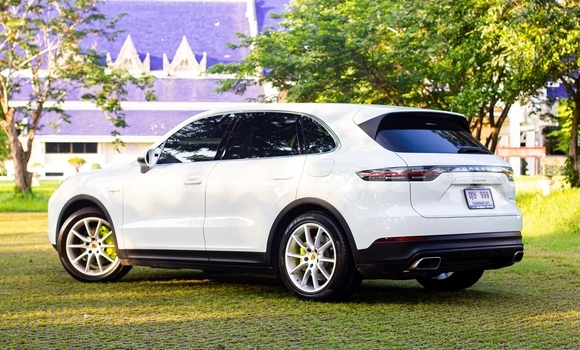 Buy Used Porsche Cayenne White Car in Bangkok in Bangkok Buy Used Porsche Cayenne White Car in Bangkok in Bangkok