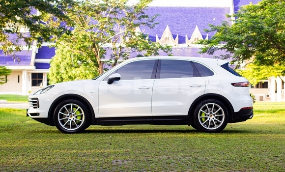 Buy Used Porsche Cayenne White Car in Bangkok in Bangkok Buy Used Porsche Cayenne White Car in Bangkok in Bangkok