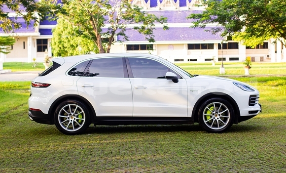 Buy Used Porsche Cayenne White Car in Bangkok in Bangkok Buy Used Porsche Cayenne White Car in Bangkok in Bangkok