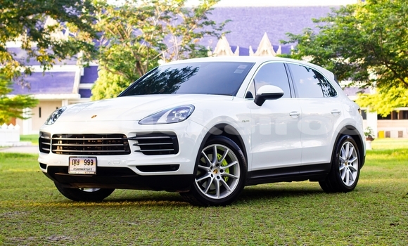 Buy Used Porsche Cayenne White Car in Bangkok in Bangkok Buy Used Porsche Cayenne White Car in Bangkok in Bangkok