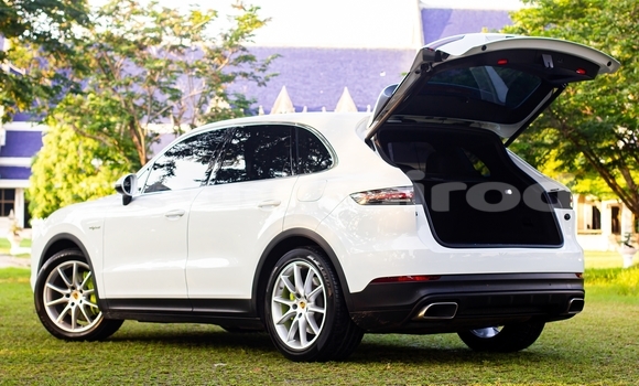Buy Used Porsche Cayenne White Car in Bangkok in Bangkok Buy Used Porsche Cayenne White Car in Bangkok in Bangkok