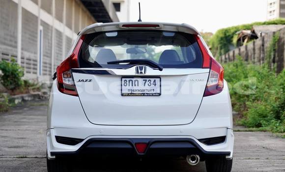 Buy Used Honda Jazz White Car in Bangkok in Bangkok Buy Used Honda Jazz White Car in Bangkok in Bangkok