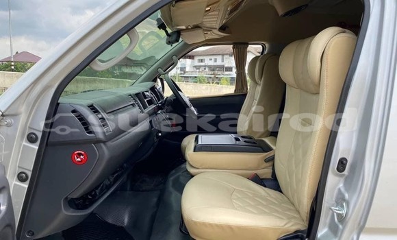 Buy Used Toyota Commuter Silver Car in Bangkok in Bangkok Buy Used Toyota Commuter Silver Car in Bangkok in Bangkok