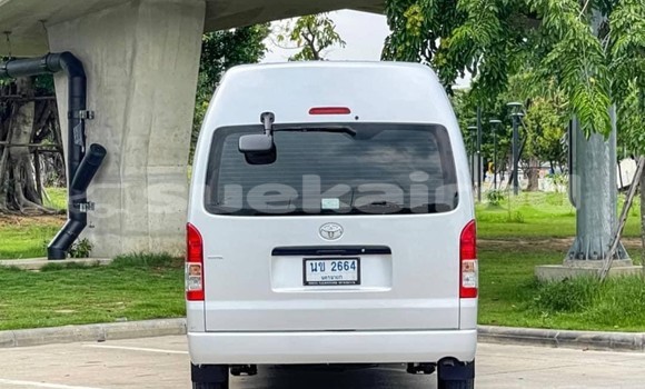 Buy Used Toyota Commuter Silver Car in Bangkok in Bangkok Buy Used Toyota Commuter Silver Car in Bangkok in Bangkok