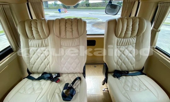 Buy Used Toyota Commuter Silver Car in Bangkok in Bangkok Buy Used Toyota Commuter Silver Car in Bangkok in Bangkok