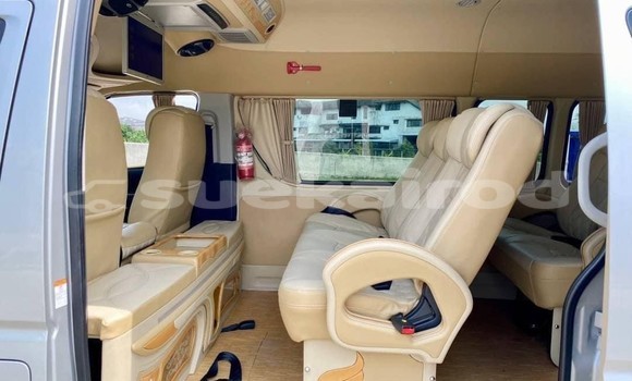 Buy Used Toyota Commuter Silver Car in Bangkok in Bangkok Buy Used Toyota Commuter Silver Car in Bangkok in Bangkok