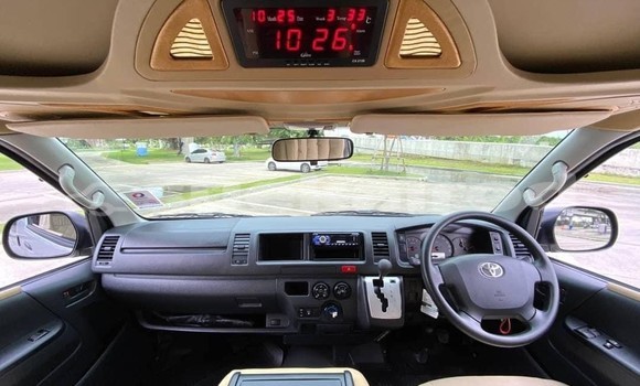 Buy Used Toyota Commuter Silver Car in Bangkok in Bangkok Buy Used Toyota Commuter Silver Car in Bangkok in Bangkok