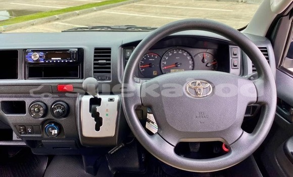 Buy Used Toyota Commuter Silver Car in Bangkok in Bangkok Buy Used Toyota Commuter Silver Car in Bangkok in Bangkok