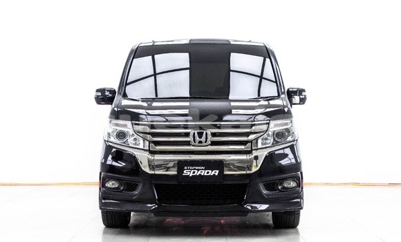 ซื้อ รถมือสอง Honda Stepwgn สีดำ รถยนต์ ใน %{เมือง} ใน กรุงเทพมหานคร