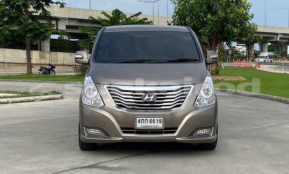 Buy Used Hyundai Grand Starex Brown Car in Bangkok in Bangkok