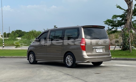 ซื้อ รถมือสอง Hyundai Grand Starex สีน้ำตาล รถยนต์ ใน %{เมือง} ใน กรุงเทพมหานคร ซื้อ รถมือสอง Hyundai Grand Starex สีน้ำตาล รถยนต์ ใน %{เมือง} ใน กรุงเทพมหานคร