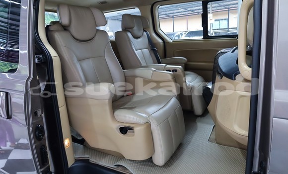 ซื้อ รถมือสอง Hyundai Grand Starex สีน้ำตาล รถยนต์ ใน %{เมือง} ใน กรุงเทพมหานคร ซื้อ รถมือสอง Hyundai Grand Starex สีน้ำตาล รถยนต์ ใน %{เมือง} ใน กรุงเทพมหานคร