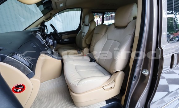 ซื้อ รถมือสอง Hyundai Grand Starex สีน้ำตาล รถยนต์ ใน %{เมือง} ใน กรุงเทพมหานคร ซื้อ รถมือสอง Hyundai Grand Starex สีน้ำตาล รถยนต์ ใน %{เมือง} ใน กรุงเทพมหานคร