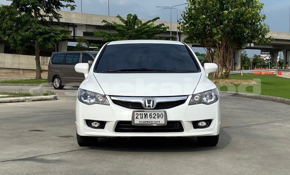 ซื้อ รถมือสอง Honda Civic ขาว รถยนต์ ใน %{เมือง} ใน กรุงเทพมหานคร