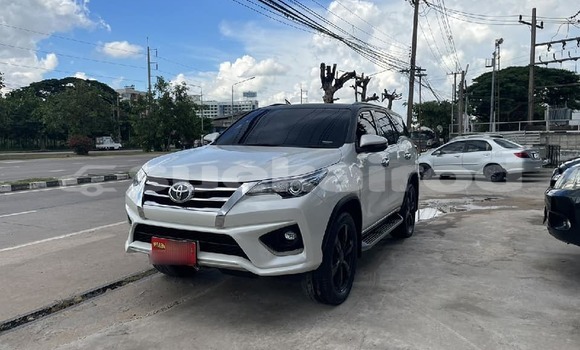 ซื้อ รถมือสอง Toyota Fortuner ขาว รถยนต์ ใน %{เมือง} ใน กรุงเทพมหานคร ซื้อ รถมือสอง Toyota Fortuner ขาว รถยนต์ ใน %{เมือง} ใน กรุงเทพมหานคร