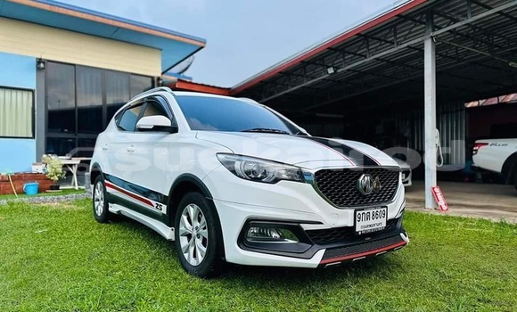 Buy Used MG ZS White Car in Bangkok in Bangkok