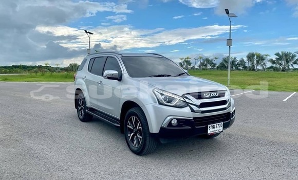 ซื้อ รถมือสอง Isuzu MU-X ขาว รถยนต์ ใน %{เมือง} ใน กรุงเทพมหานคร