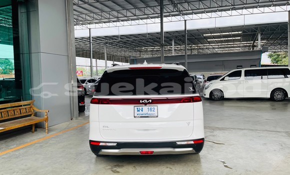 Buy Used Kia Carnival White Car in Bangkok in Bangkok Buy Used Kia Carnival White Car in Bangkok in Bangkok
