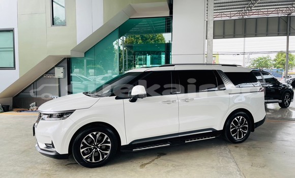 Buy Used Kia Carnival White Car in Bangkok in Bangkok Buy Used Kia Carnival White Car in Bangkok in Bangkok