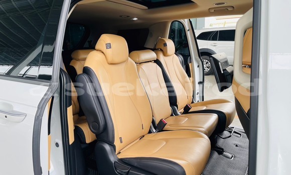 Buy Used Kia Carnival White Car in Bangkok in Bangkok Buy Used Kia Carnival White Car in Bangkok in Bangkok