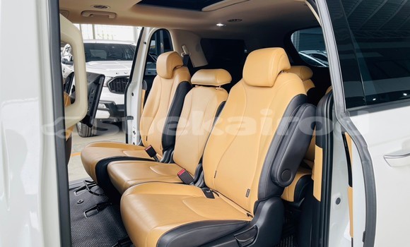 Buy Used Kia Carnival White Car in Bangkok in Bangkok Buy Used Kia Carnival White Car in Bangkok in Bangkok