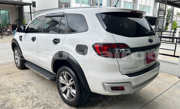 ซื้อ รถมือสอง Ford Everest ขาว รถยนต์ ใน %{เมือง} ใน กรุงเทพมหานคร