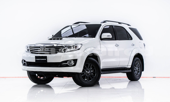 ซื้อ รถมือสอง Toyota Fortuner ขาว รถยนต์ ใน %{เมือง} ใน กรุงเทพมหานคร ซื้อ รถมือสอง Toyota Fortuner ขาว รถยนต์ ใน %{เมือง} ใน กรุงเทพมหานคร