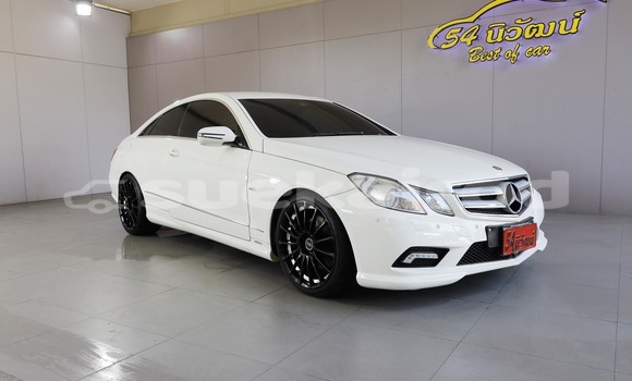 Buy Used Mercedes-Benz E-Classe White Car in Bangkok in Bangkok