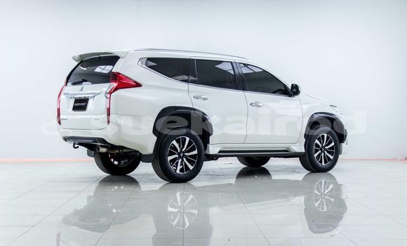 ซื้อ รถมือสอง Mitsubishi Pajero ขาว รถยนต์ ใน %{เมือง} ใน กรุงเทพมหานคร ซื้อ รถมือสอง Mitsubishi Pajero ขาว รถยนต์ ใน %{เมือง} ใน กรุงเทพมหานคร