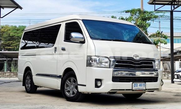 Buy Used Toyota Ventury White Car in Bangkok in Bangkok