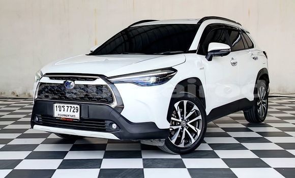 ซื้อ รถมือสอง Toyota Corolla ขาว รถยนต์ ใน %{เมือง} ใน กรุงเทพมหานคร