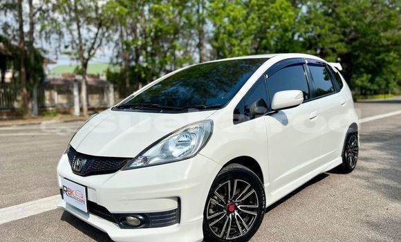 Buy Used Honda Jazz White Car in Bangkok in Bangkok