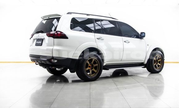 ซื้อ รถมือสอง Mitsubishi Pajero ขาว รถยนต์ ใน %{เมือง} ใน กรุงเทพมหานคร ซื้อ รถมือสอง Mitsubishi Pajero ขาว รถยนต์ ใน %{เมือง} ใน กรุงเทพมหานคร