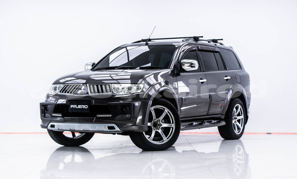 Buy Used Mitsubishi Pajero Sport Brown Car in Bangkok in Bangkok Buy Used Mitsubishi Pajero Sport Brown Car in Bangkok in Bangkok